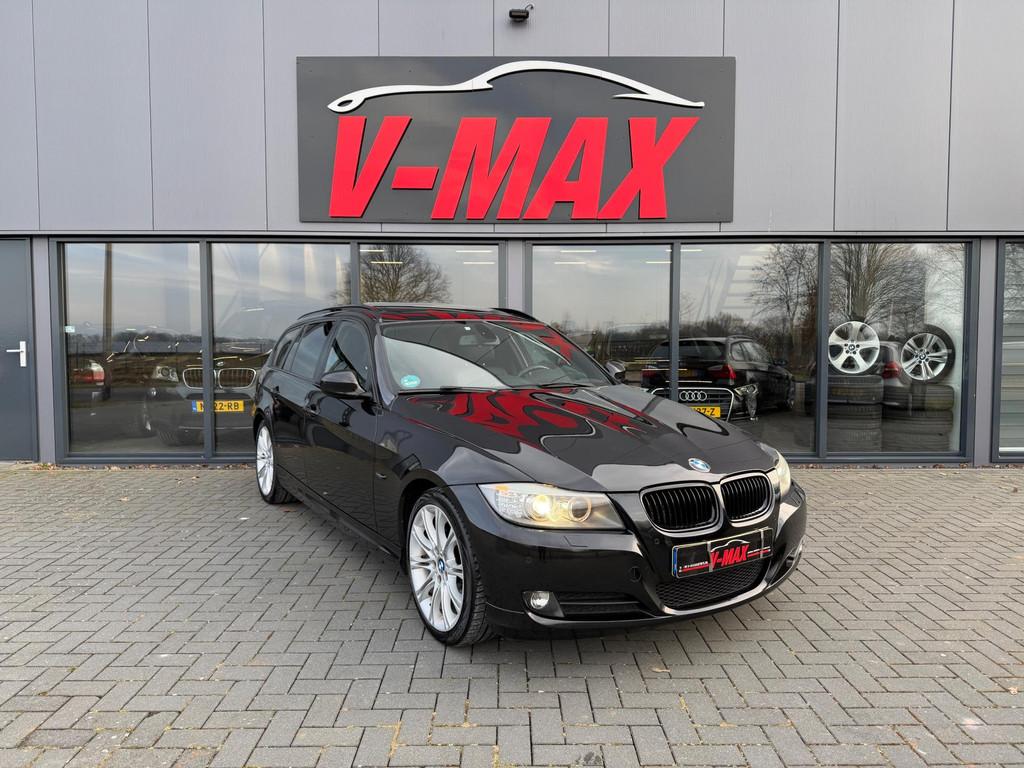 BMW 318i 2.0 AUT Xenon Pano H/Kardon NaviProf Stoelvw Memory, Automaat, Euro 5, Zwart, 4 cilinders