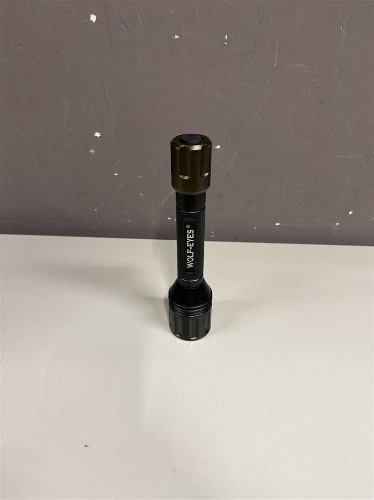 Zaklamp - wolf-eyes rattlesnake M90 flashlight - zonder batt, Ophalen of Verzenden, Zo goed als nieuw, Accu