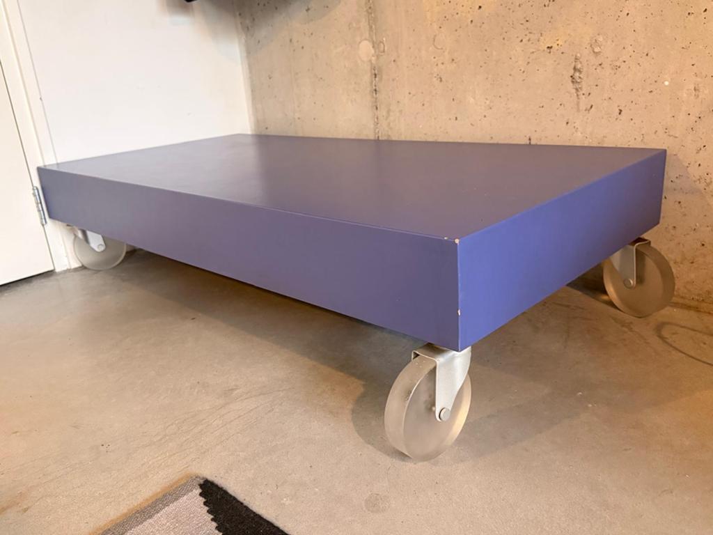 Salontafel op wielen, Ophalen, Kunststof, Gebruikt, 100 tot 150 cm