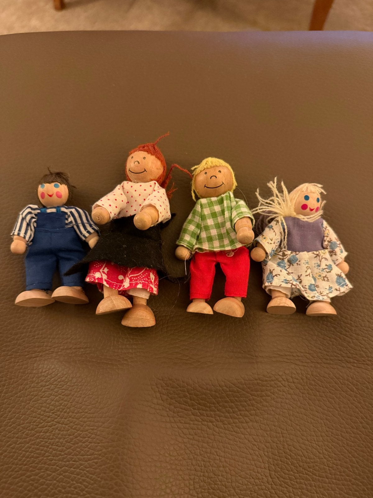 4x Houten Poppenhuis Poppetjes, Ophalen of Verzenden, Gebruikt, Overige typen
