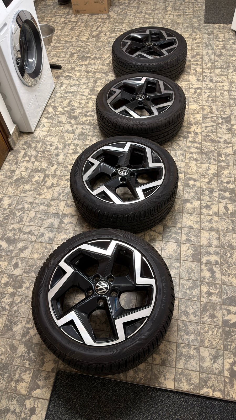 Originele VW Golf 8.5 R-Line Coventry 17” velgen + banden, Ophalen, Gebruikt, Banden en Velgen, 17 inch