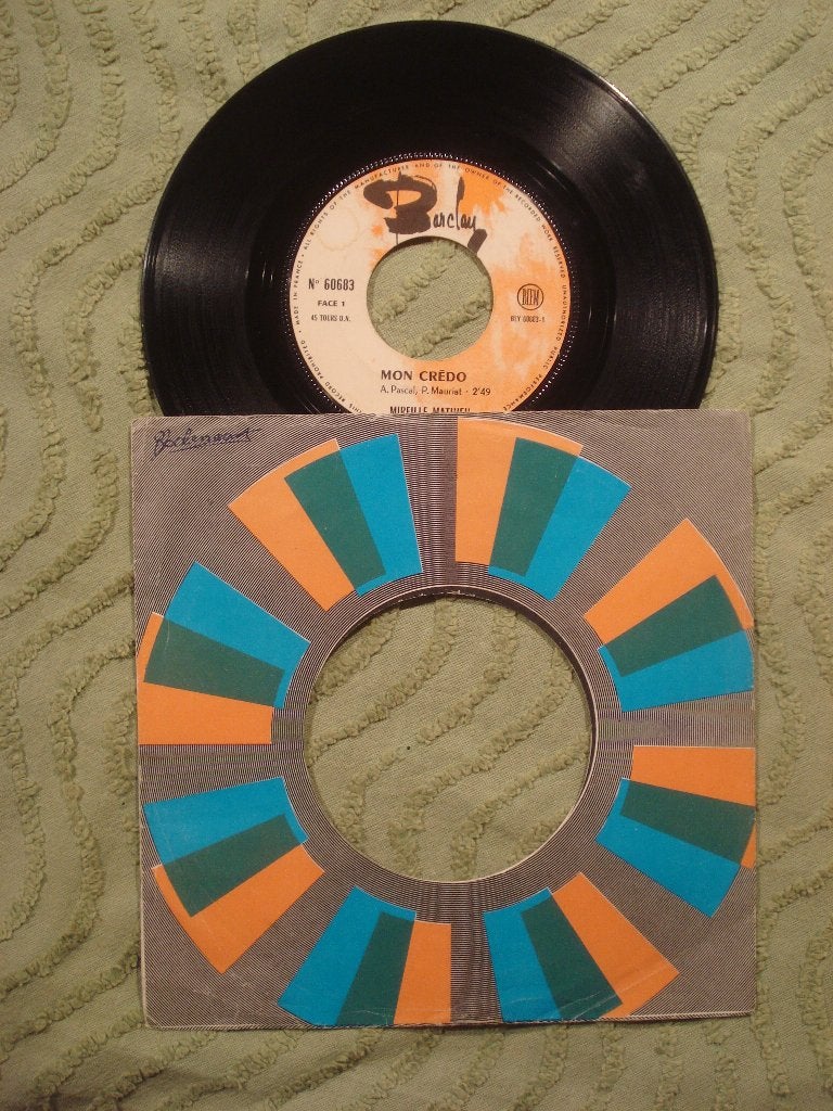 Mireille Mathieu 7" Vinyl Single: ‘Mon Crédo’ (Frankrijk), Ophalen of Verzenden, Gebruikt, 7 inch, Pop