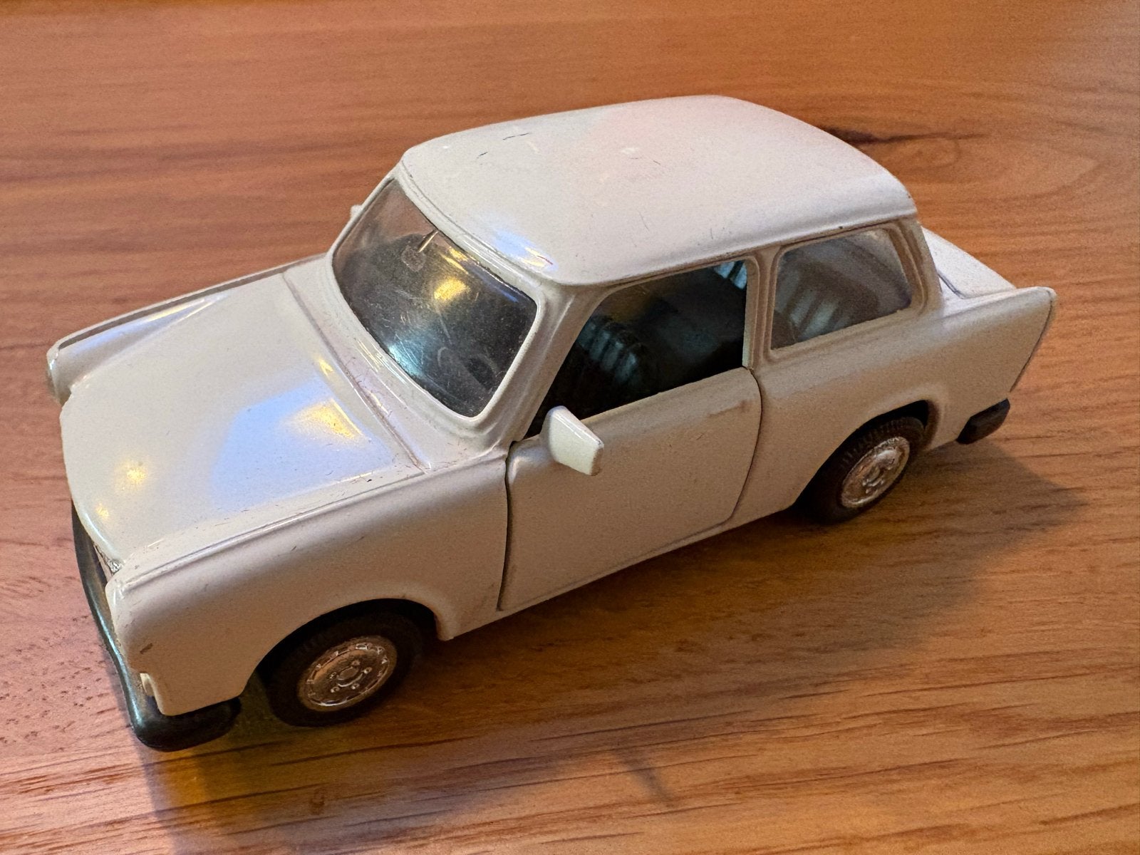 Trabant 601-S schaalmodel, nr. 8677, Ophalen, Gebruikt