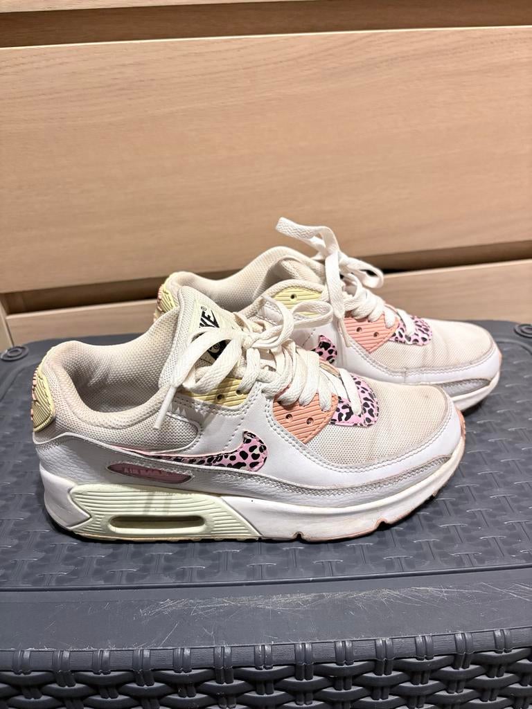 Nike Air Max 90 sneakers met luipaardprint maat 37.5, Kleding | Dames, Schoenen, Ophalen of Verzenden, Gedragen, Wit, Sneakers of Gympen