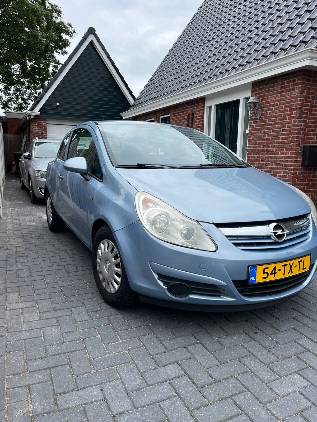 Opel Corsa 1.2 16V benzine NIEUWE APK augustus 2027, Voorwielaandrijving, 450 kg, 40 €/maand, 4 cilinders