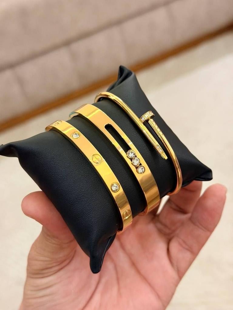 Gouden kleur Armbanden Set met Strass - Elegant en Stijlvol, Sieraden, Tassen en Uiterlijk, Armbanden, Overige materialen, Nieuw