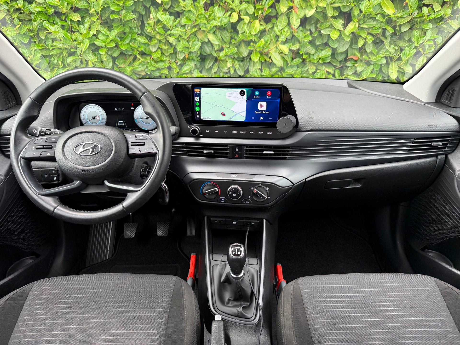 Hyundai I20 1.2 MPI Comfort Smart |1STE EIG|CARPLAY|TREKH|CR, Voorwielaandrijving, Dealer onderhouden, Gebruikt, 4 cilinders