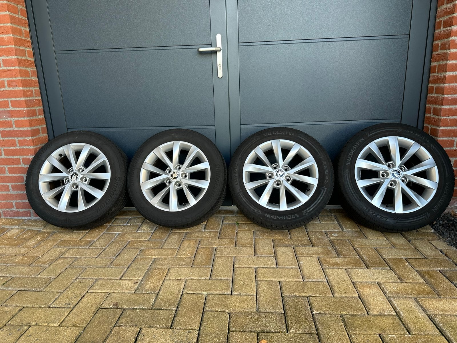Set van 4 velgen Skoda Octavia 205/55 R16, Auto-onderdelen, Ophalen, Gebruikt, 16 inch, Banden en Velgen