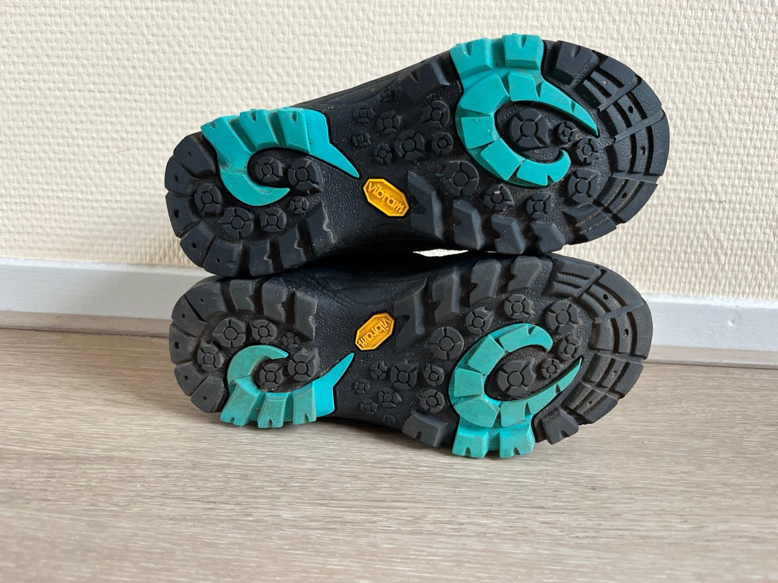 Kinderbergschoenen Vibram Maat 31, Ophalen, Zo goed als nieuw, Schoenen