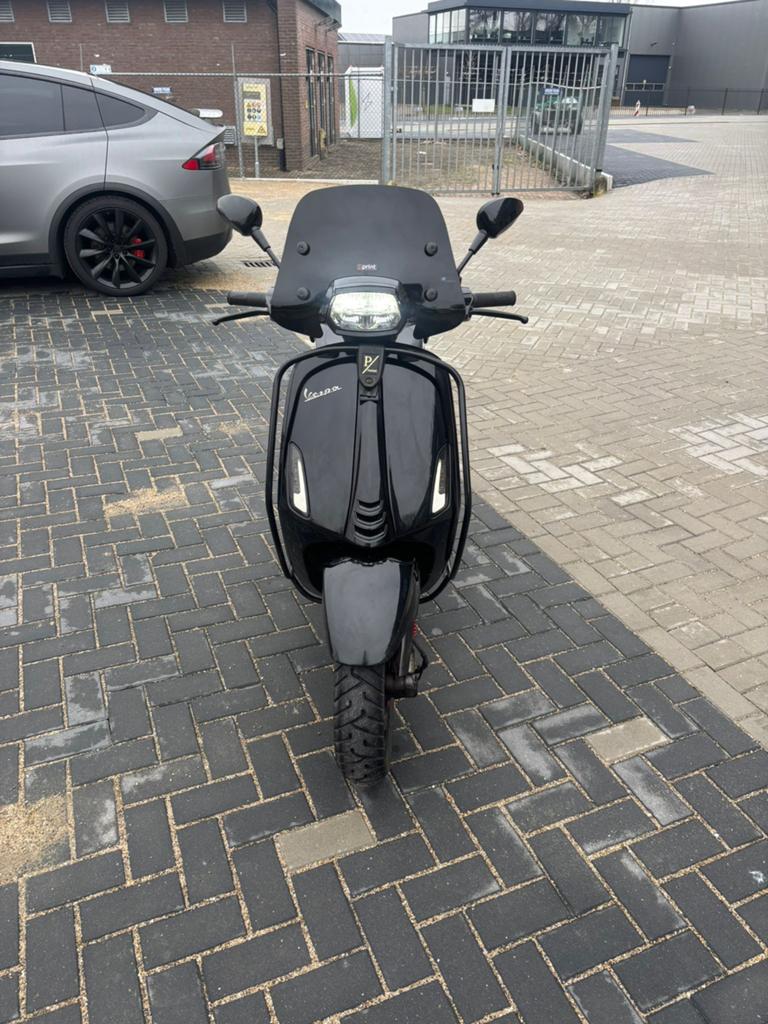Vespa Sprint Black on Black, Fietsen en Brommers, Brommers | Vespa, Ophalen, Zo goed als nieuw