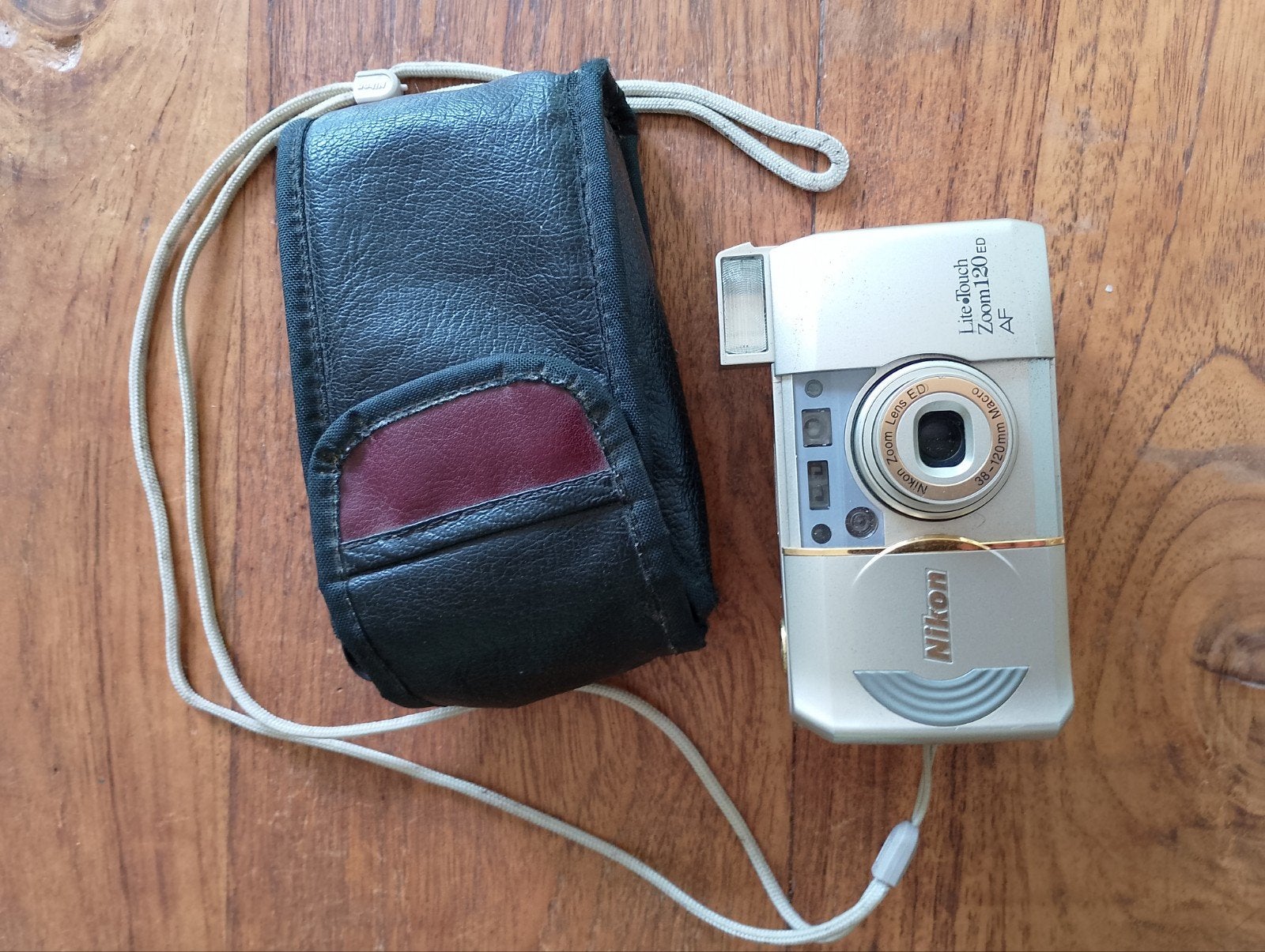 Nikon Lite Touch Zoom 120ED, AF met tas, Ingebouwde flitser, Geheugenkaart, Ophalen of Verzenden, Zo goed als nieuw