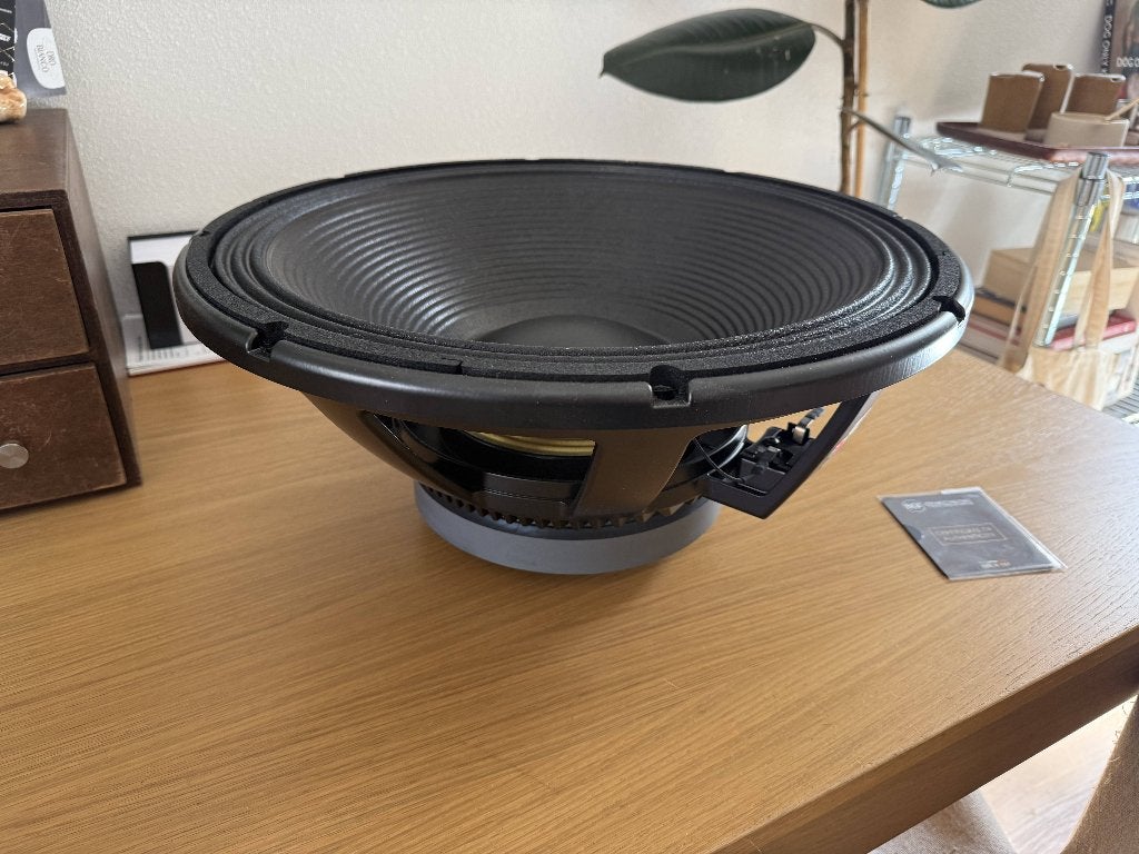RCF LF18X401 18" Subwoofer, Subwoofer, Nieuw, Ophalen of Verzenden, 150 watt of meer