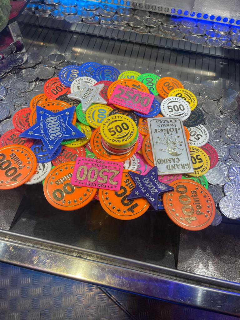 Grote verzameling Fun City en casino fiches (2 miljoen punte, Ophalen of Verzenden, Gebruikt