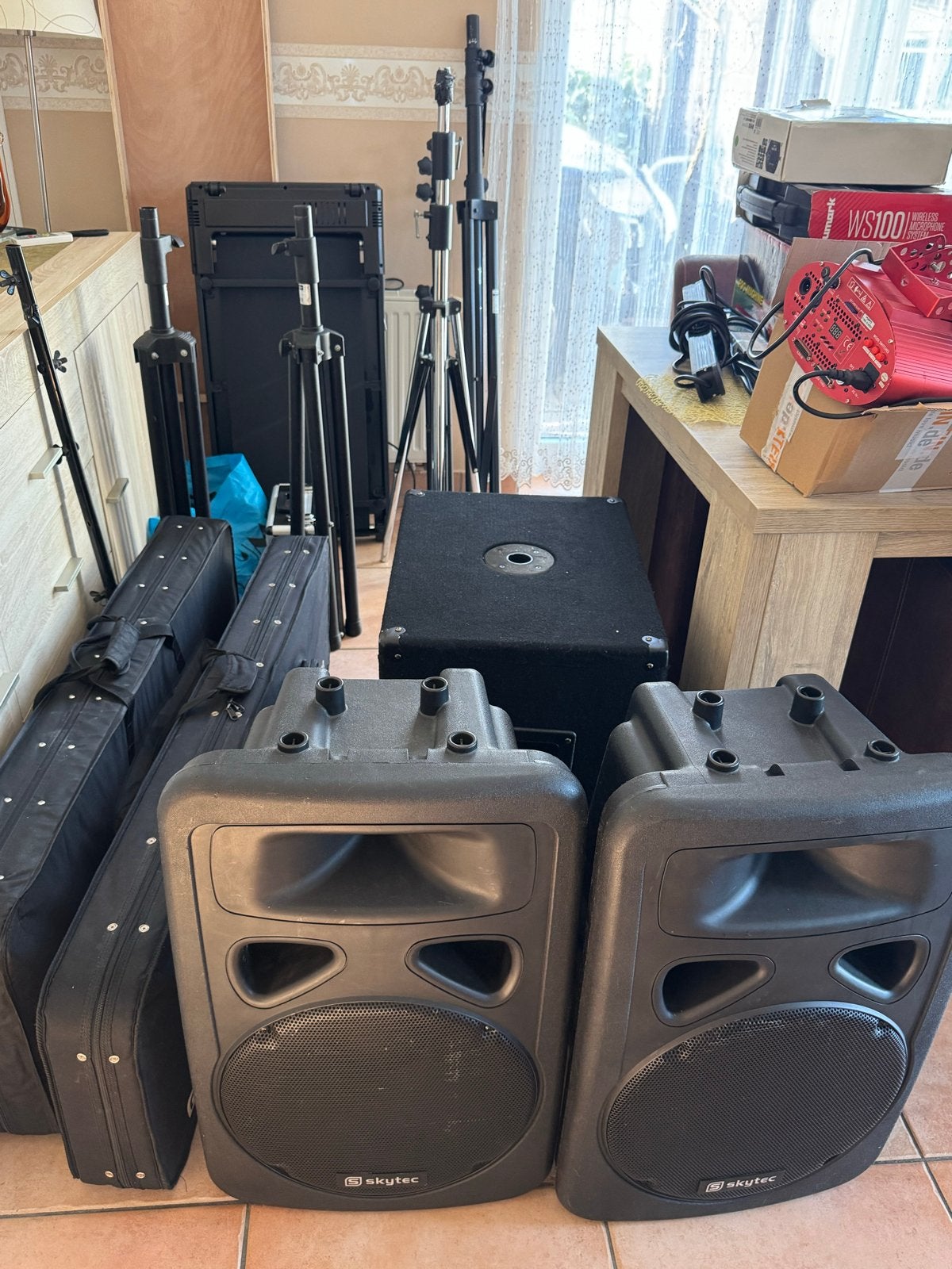 Foto 8 van Complete DJ Set: Denon Prime 4 met 500gb harde schijf