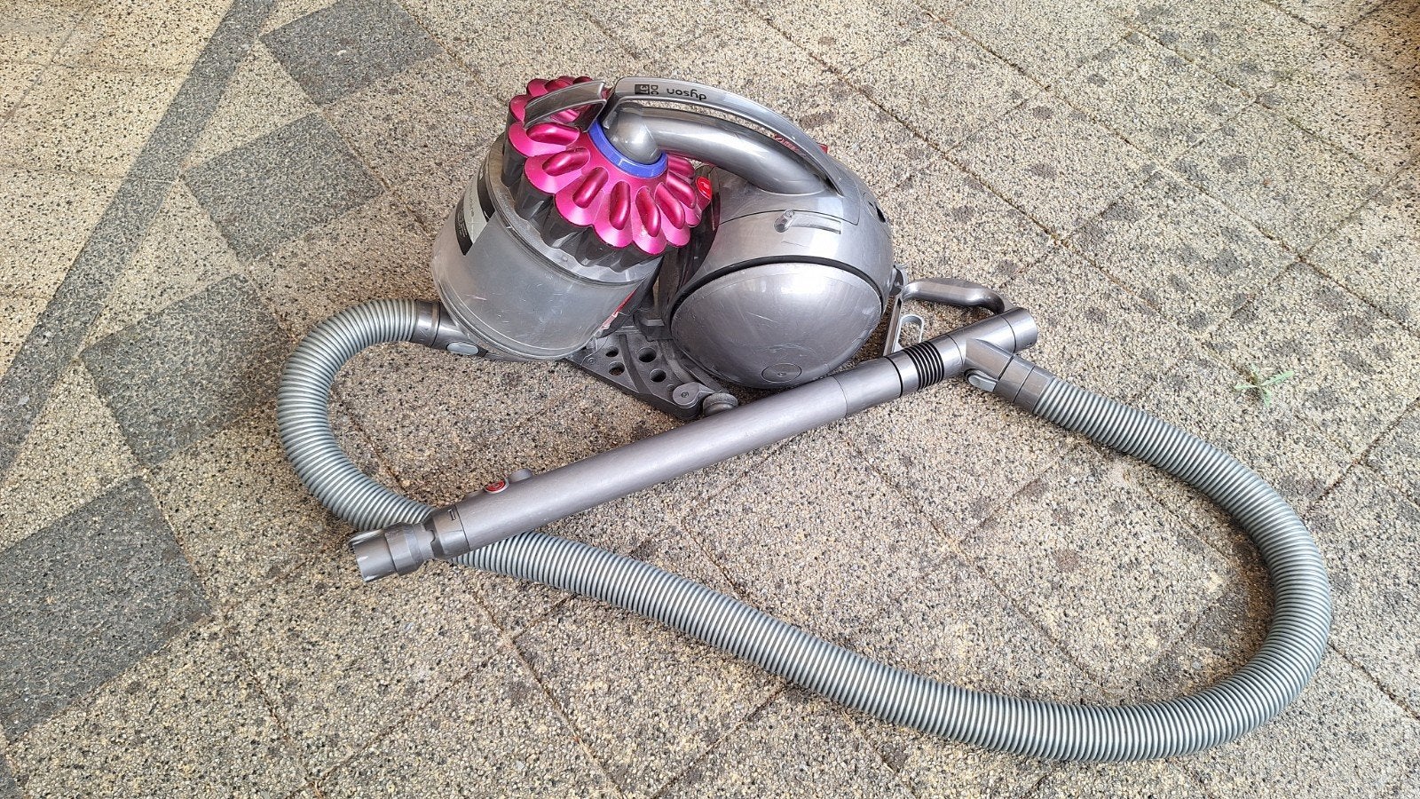 Dyson DC37 defect - voor onderdelen, Witgoed en Apparatuur, Stofzuigers, Ophalen, Dyson, Niet werkend, Sledestofzuiger