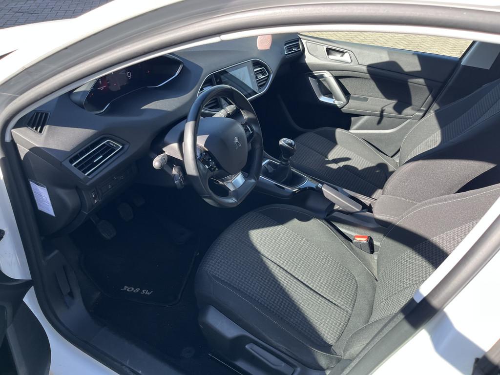 Peugeot 308 SW 1.2 PureTech Active Pack Trekhaak / Led /Pdc, Voorwielaandrijving, Gebruikt, Euro 6, 1199 cc