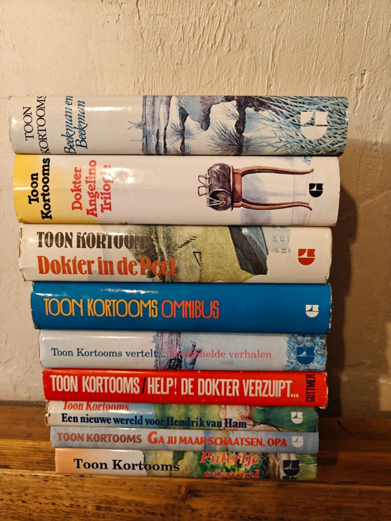 9 Boeken van Toon Kortooms., Ophalen of Verzenden, Zo goed als nieuw, Noord-Brabant