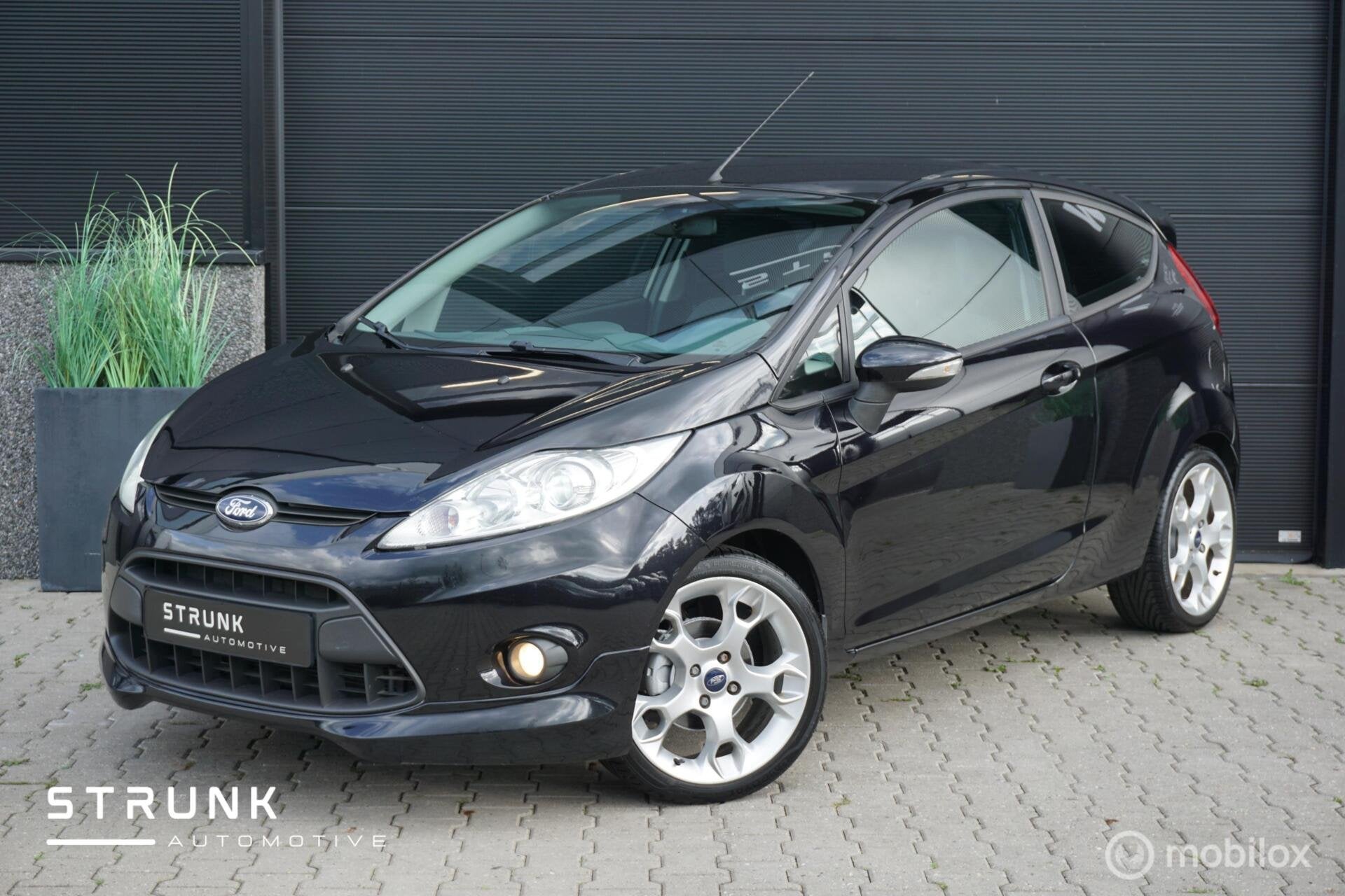 Ford Fiesta 1.6 Sport ST Airco Cruise LMV Stoelverwarming, Auto's, Gebruikt, 31 €/maand, 4 cilinders, Zwart