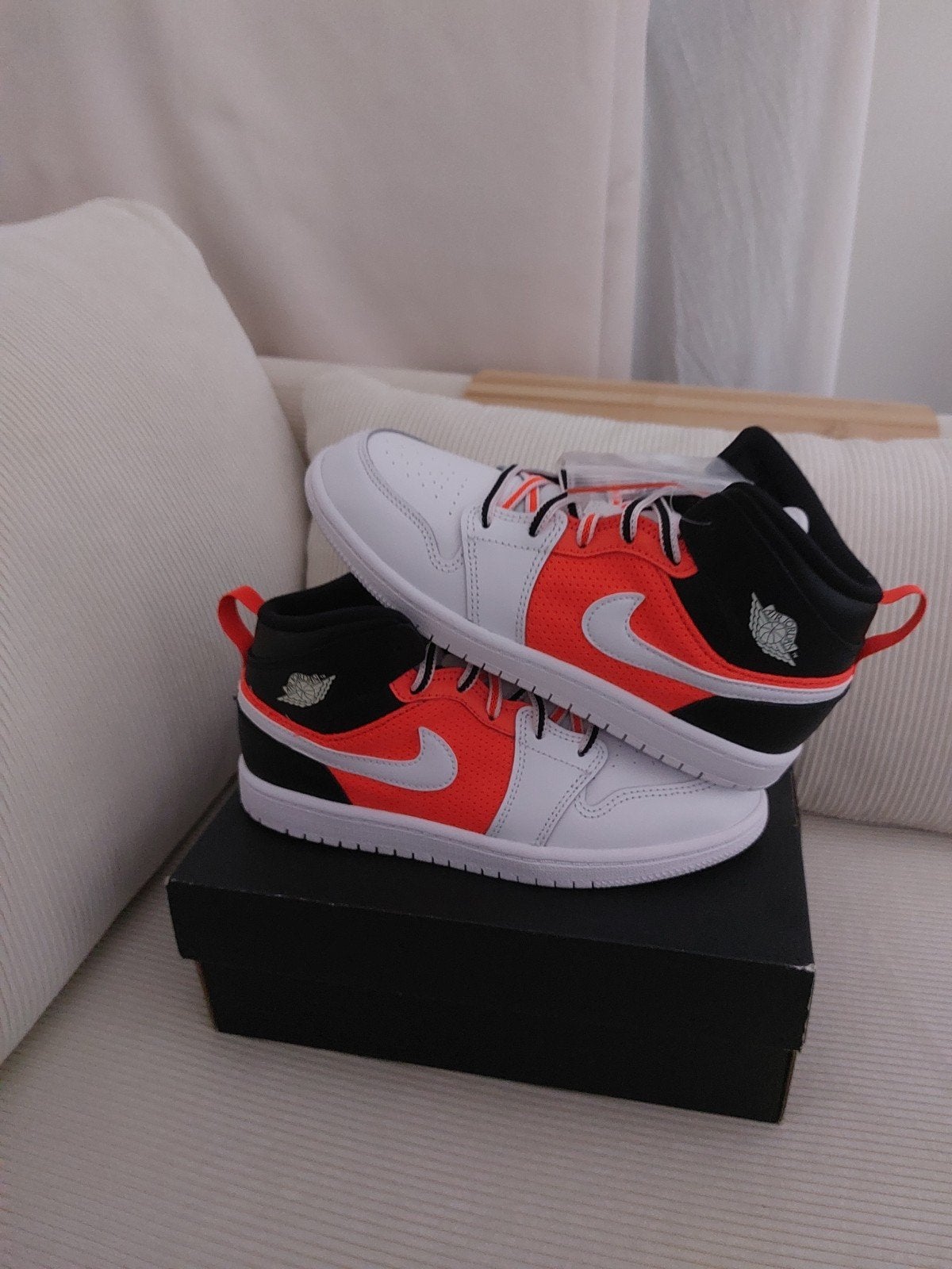 Nike Air Jordan 1 Low SE - Maat 35, Kleding | Dames, Schoenen, Wit, Nieuw, Sneakers of Gympen, Ophalen