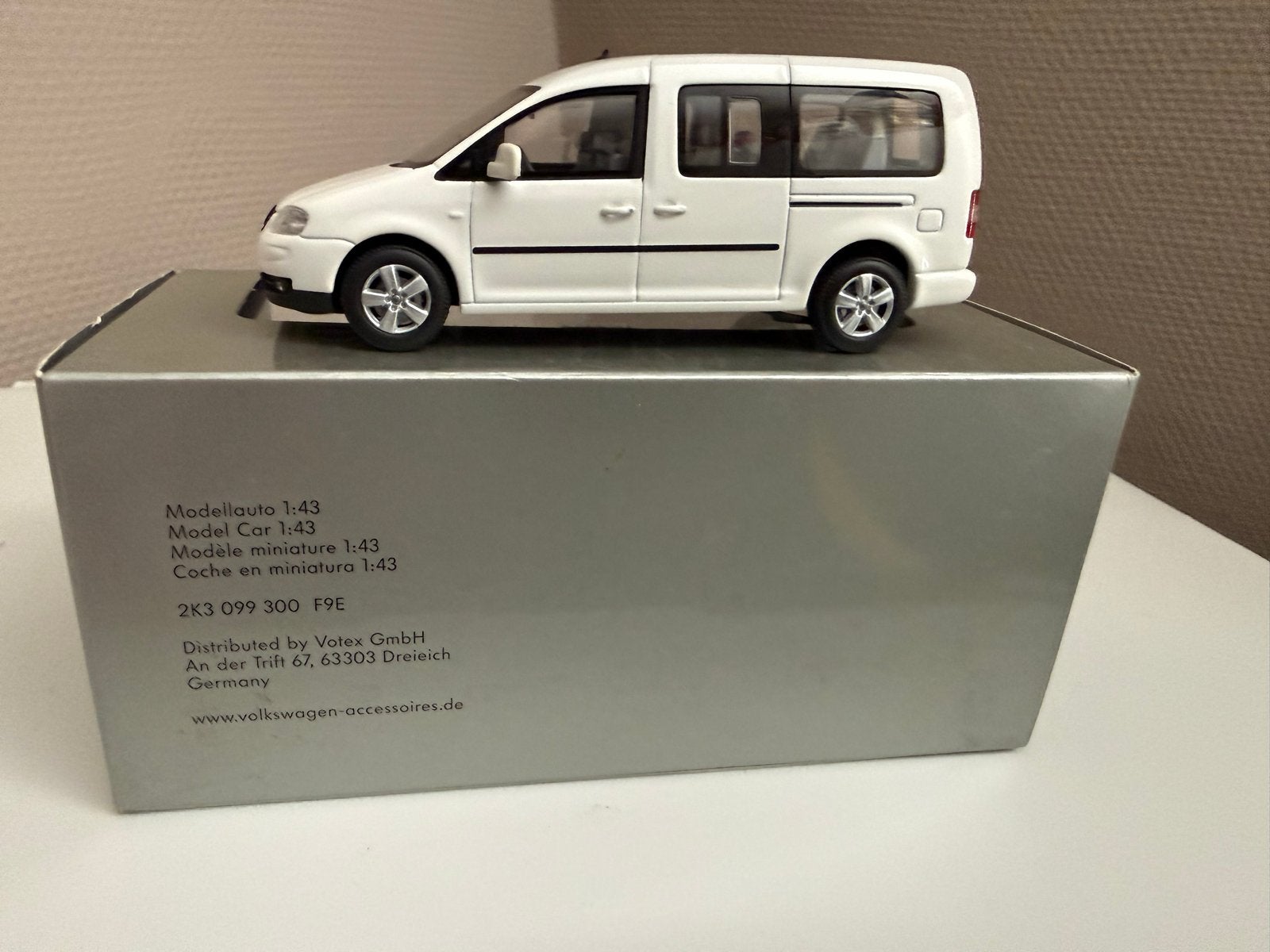 Volkswagen Caddy Modelauto 1:43 - Wit, Ophalen of Verzenden, Zo goed als nieuw, Auto, Overige merken