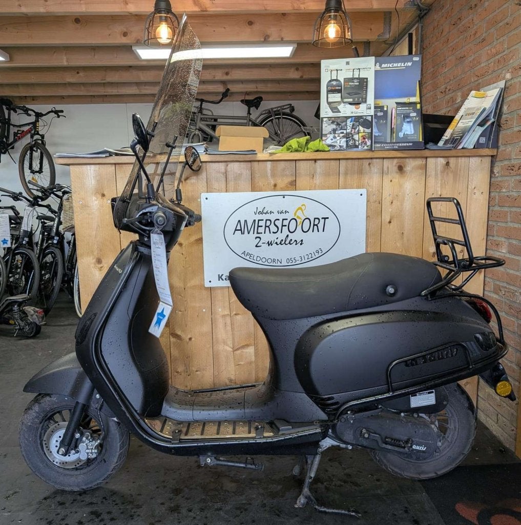 Een leuke LA SOURIS bromscooter., Fietsen en Brommers, Scooters | Overige merken, Gebruikt, La Souris, Niet ingevuld, Benzine