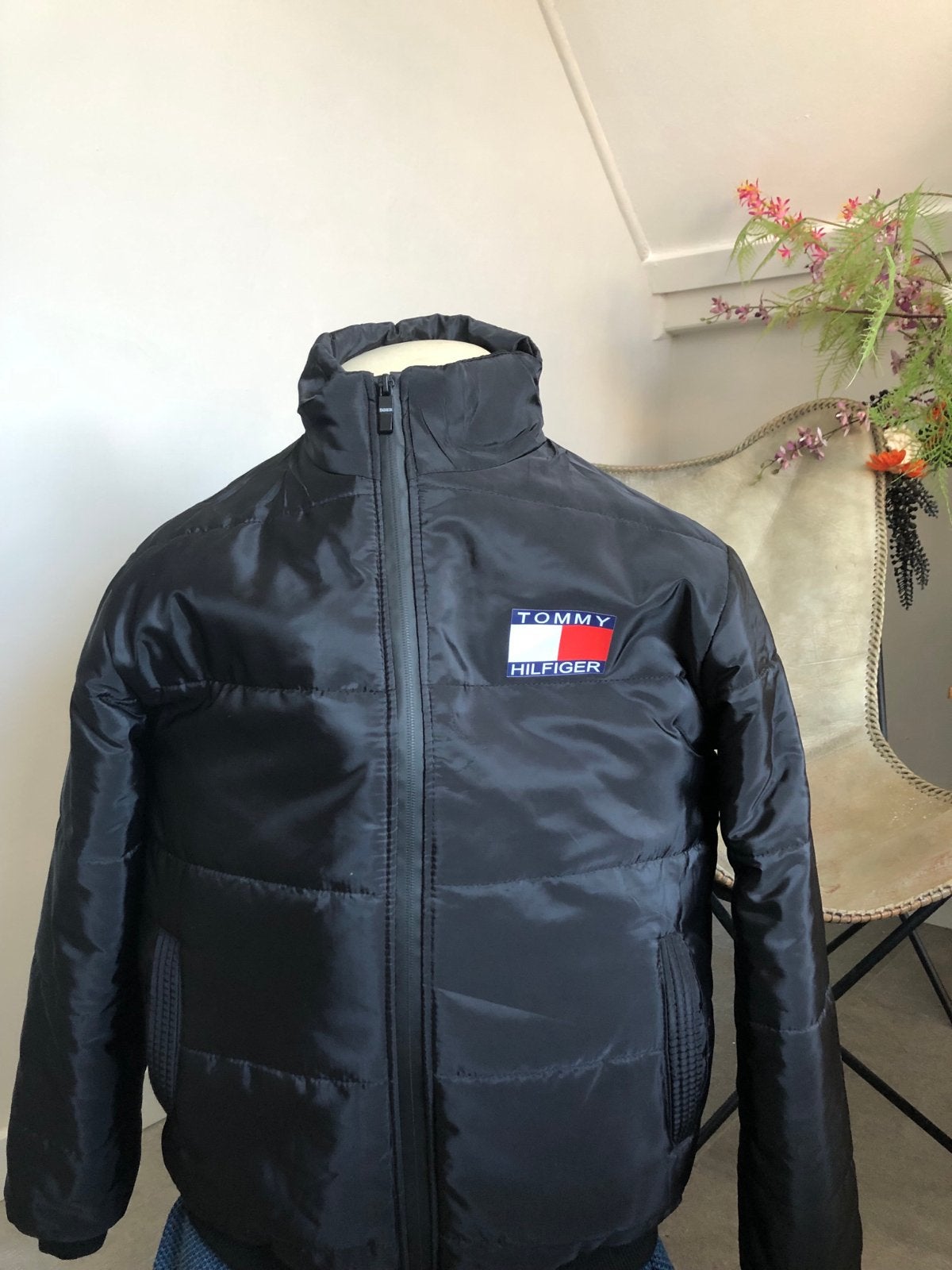Zwarte Tommy Hilfiger stijl pufferjack M, Ophalen of Verzenden, Nieuw, Overige maten, Zwart