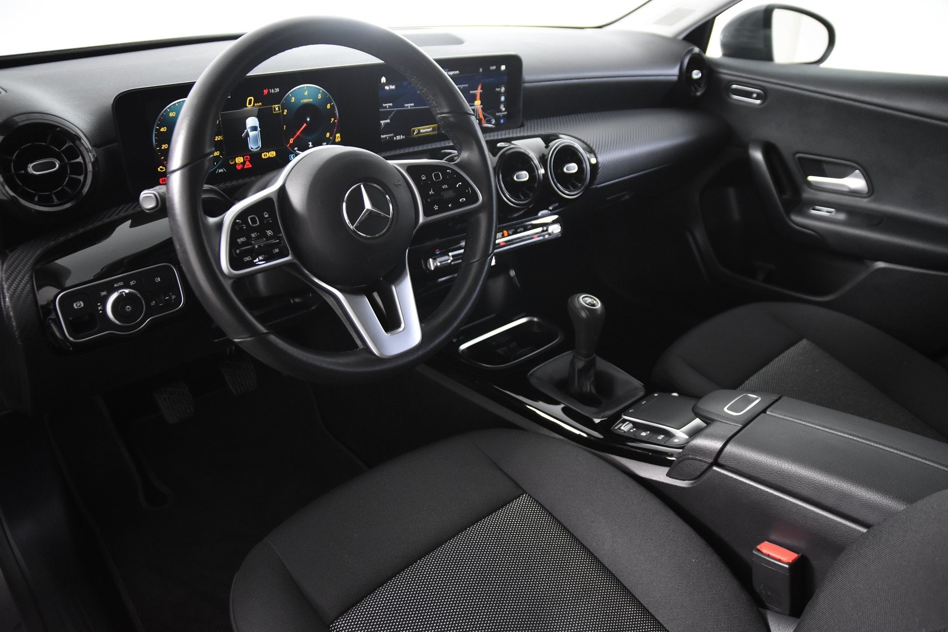 Mercedes-Benz A-Klasse 180 *1ste Eigenaar*Widescreen*Navigat, Auto's, Mercedes-Benz, Voorwielaandrijving, Gebruikt, 4 cilinders