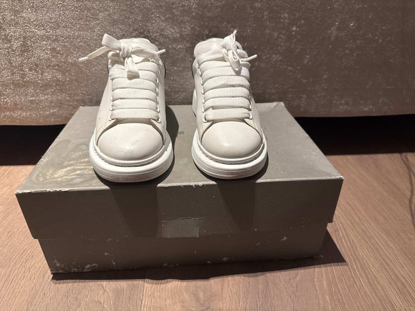 Alexander McQueen Sneakers, Maat 38, Wit, Ophalen of Verzenden, Sneakers of Gympen, Gedragen