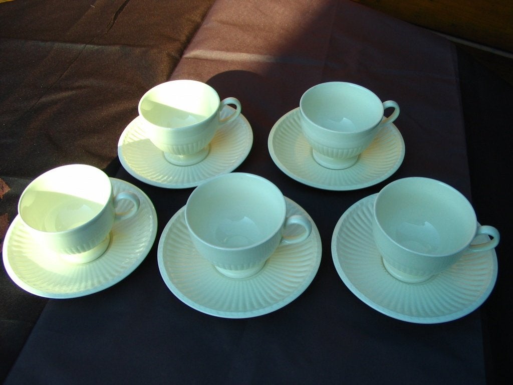 Wedgwood EDME 5 puntgave kop en schotels Ø 8 cm voor € 15,00, Ophalen of Verzenden, Zo goed als nieuw, Kop(pen) en/of Schotel(s)