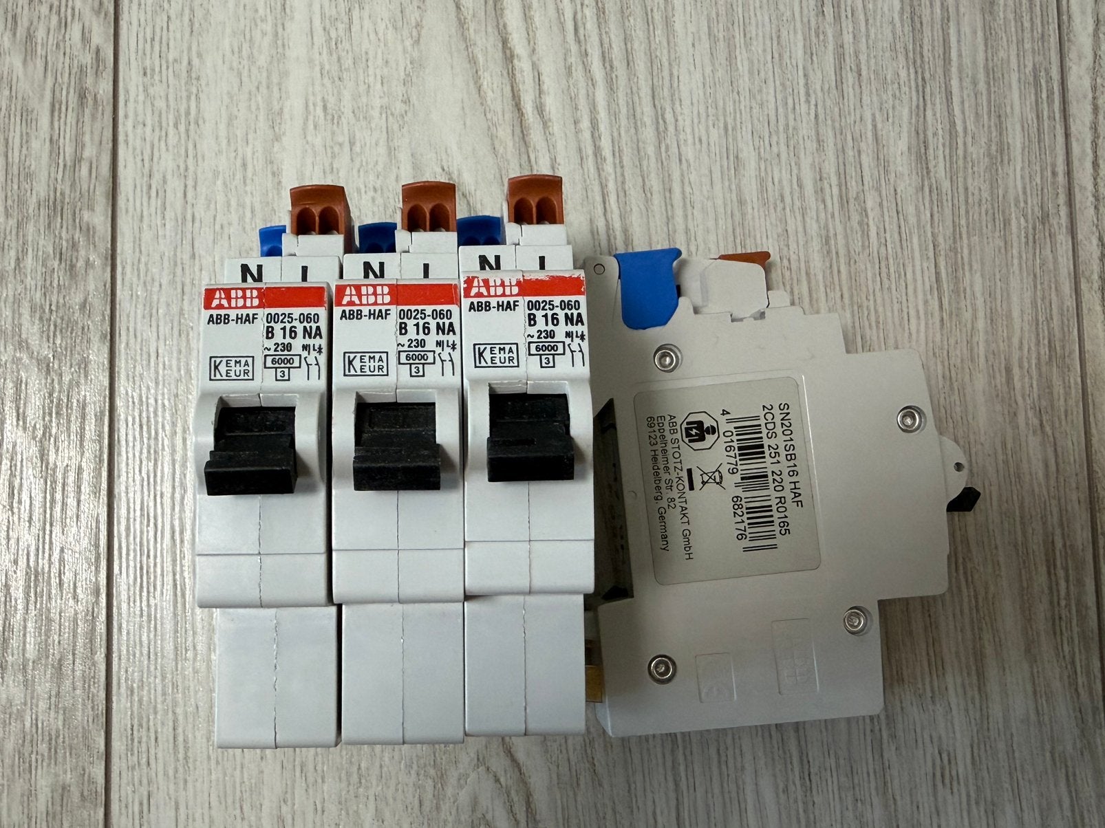 ABB installatieautomaat B16, Ophalen, Nieuw