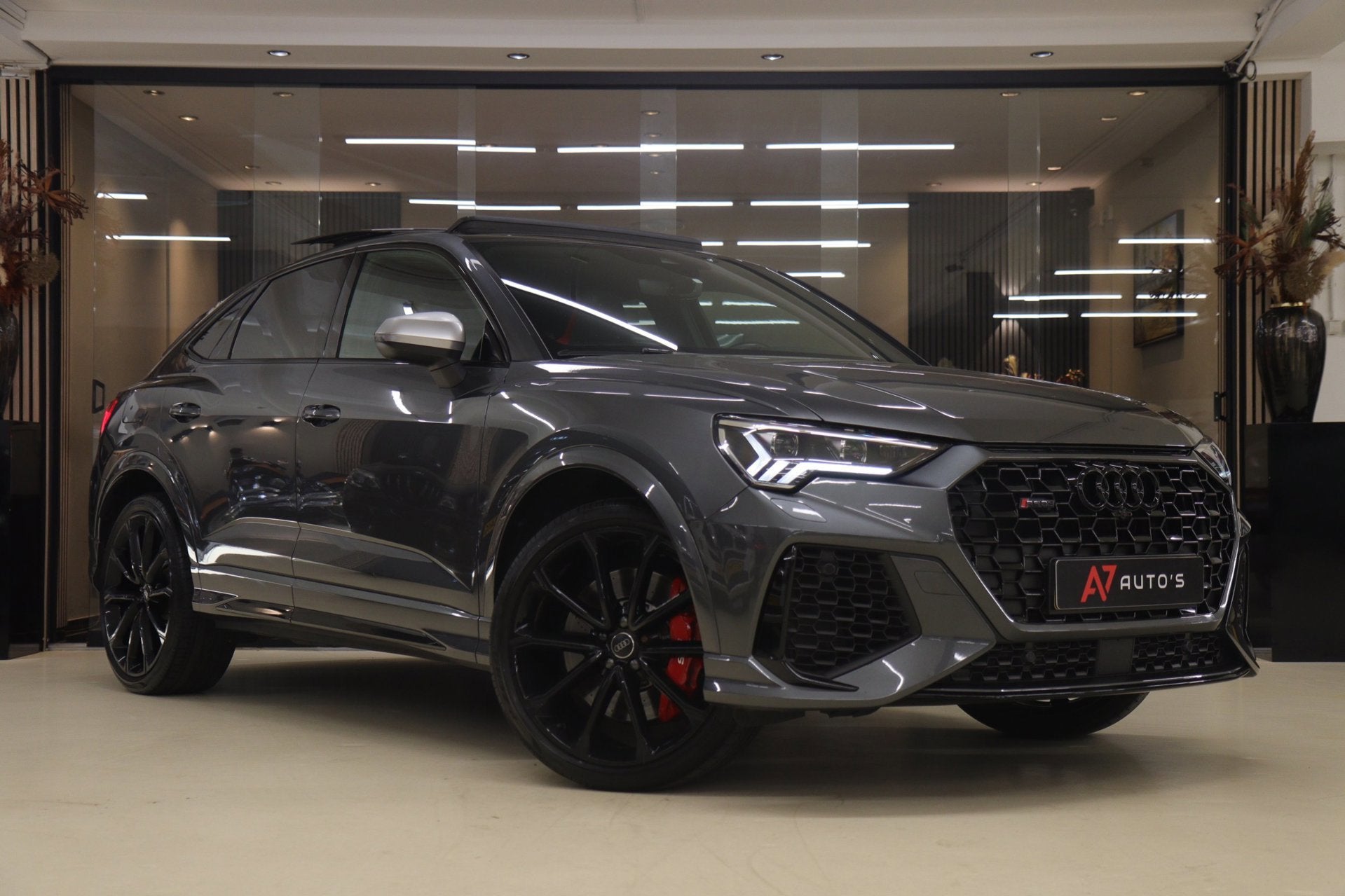 Audi RS Q3 Sportback TFSI Pano/360Cam/Carplay/RSStoelen/Blin, Auto's, Automaat, Gebruikt, Euro 6, 1675 kg
