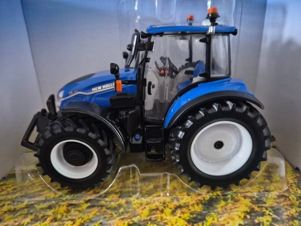 Britains New Holland T5.120 Tractor 1:32 Die-cast Model, Ophalen of Verzenden, Nieuw, Overige typen, Overige merken