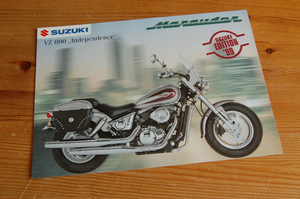 Suzuki VZ 800 Marauder "Independence Edition" 1999, Motoren, Handleidingen en Instructieboekjes, Suzuki, Ophalen of Verzenden