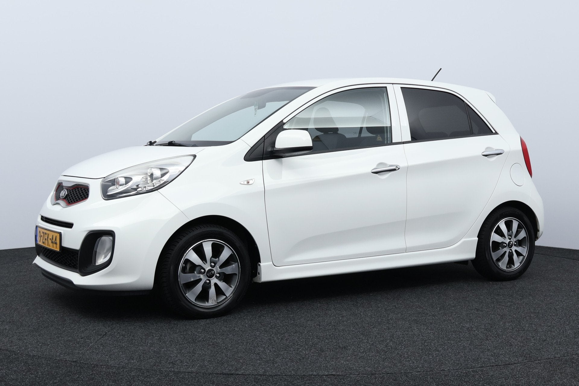 Kia Picanto 1.0 CVVT X-treme/ 60.000 KM! N.A.P!/ 5-Drs/ 14'', Auto's, Voorwielaandrijving, Euro 5, Gebruikt, Zwart