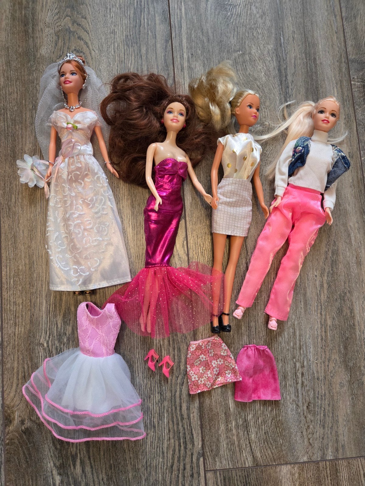Barbies met diverse accessoires en kleding, Kinderen en Baby's, Ophalen of Verzenden, Gebruikt, Barbie
