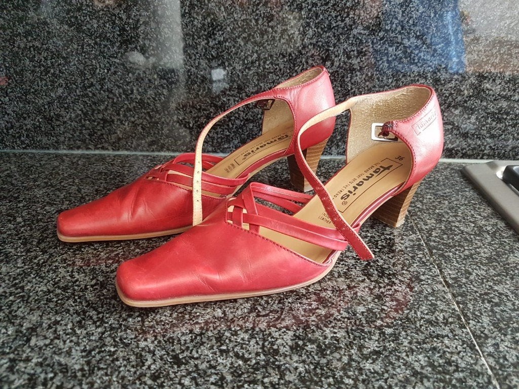 Tamaris – bordeaux rode leren schoenen maat 36, Tamaris, Schoenen met lage hakken, Ophalen of Verzenden, Zo goed als nieuw