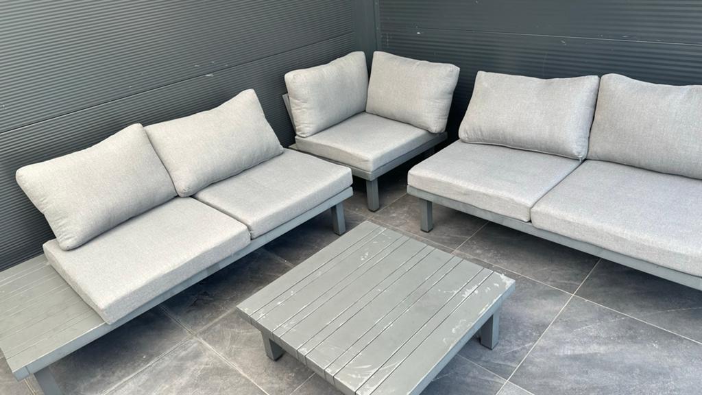 Moderne grijze loungeset met salontafel, Ophalen, Zo goed als nieuw, Loungeset, Bank