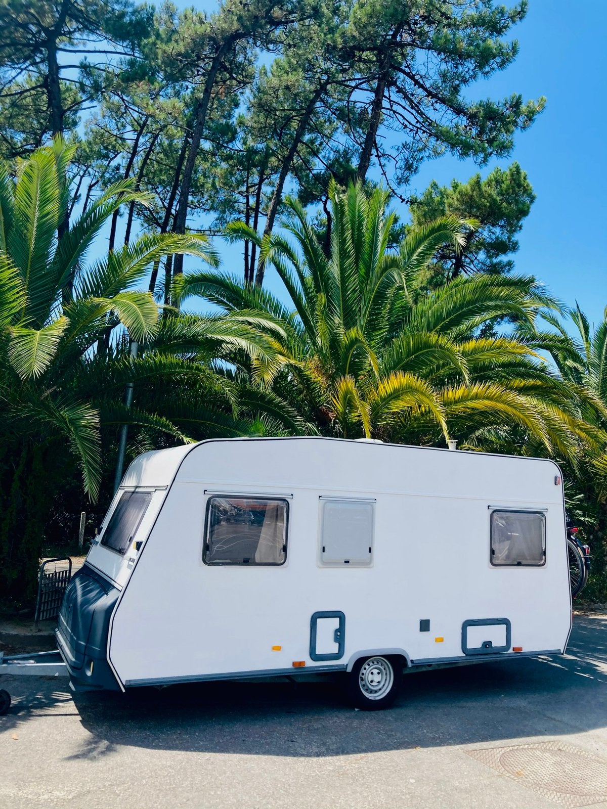 Caravan Burstner Fun incl. Dorema voortent, Caravans en Kamperen, Vast bed, Treinzit, 750 - 1000 kg, Particulier