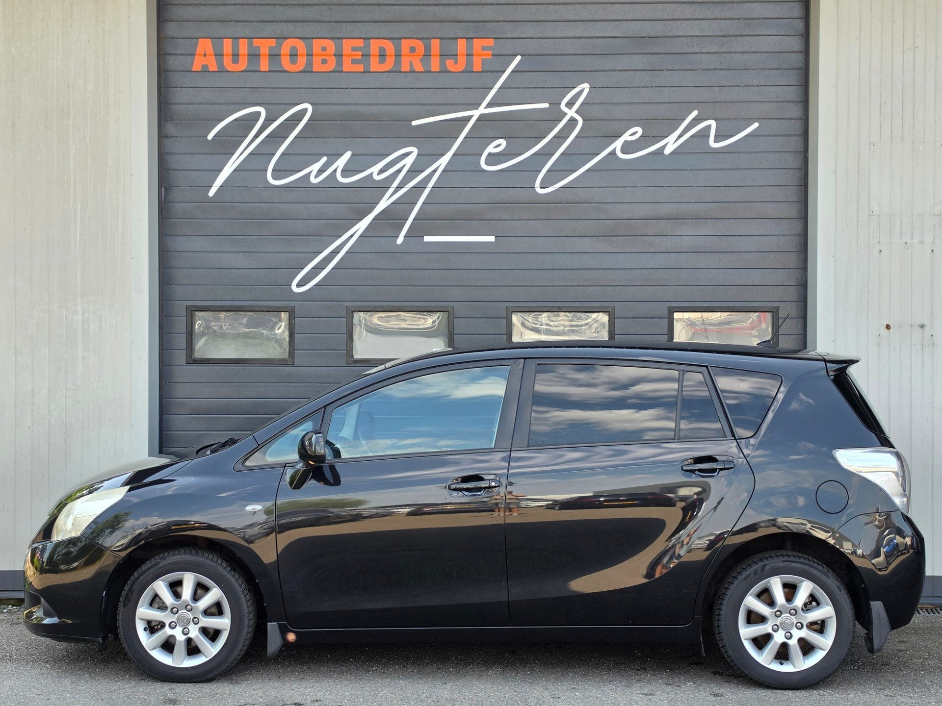 Toyota Verso 1.8 VVT-i Dynamic|Camera|Trekhaak|Airco|, Auto's, Gebruikt, Zwart, 4 cilinders, Zwart