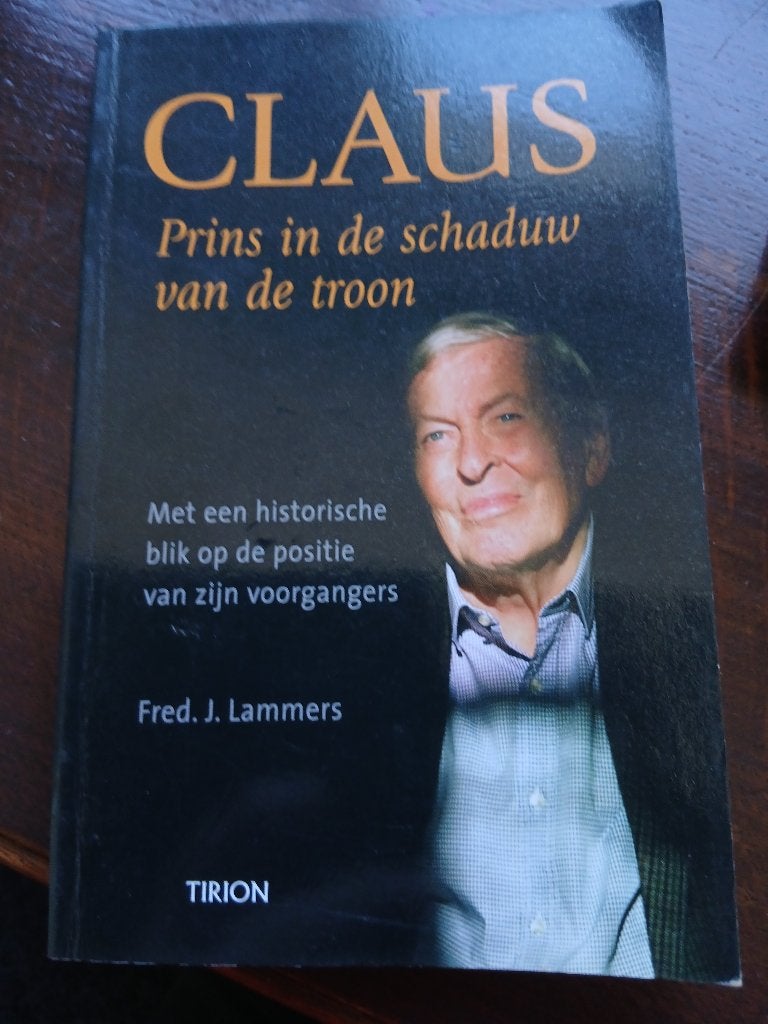 Claus, Prins in de schaduw van de troon, Ophalen of Verzenden, Zo goed als nieuw, Tijdschrift of Boek