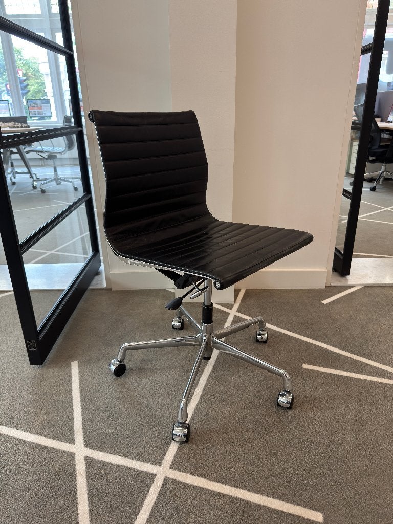 Vitra stoelen, Ophalen, Gebruikt, Twee, Zwart