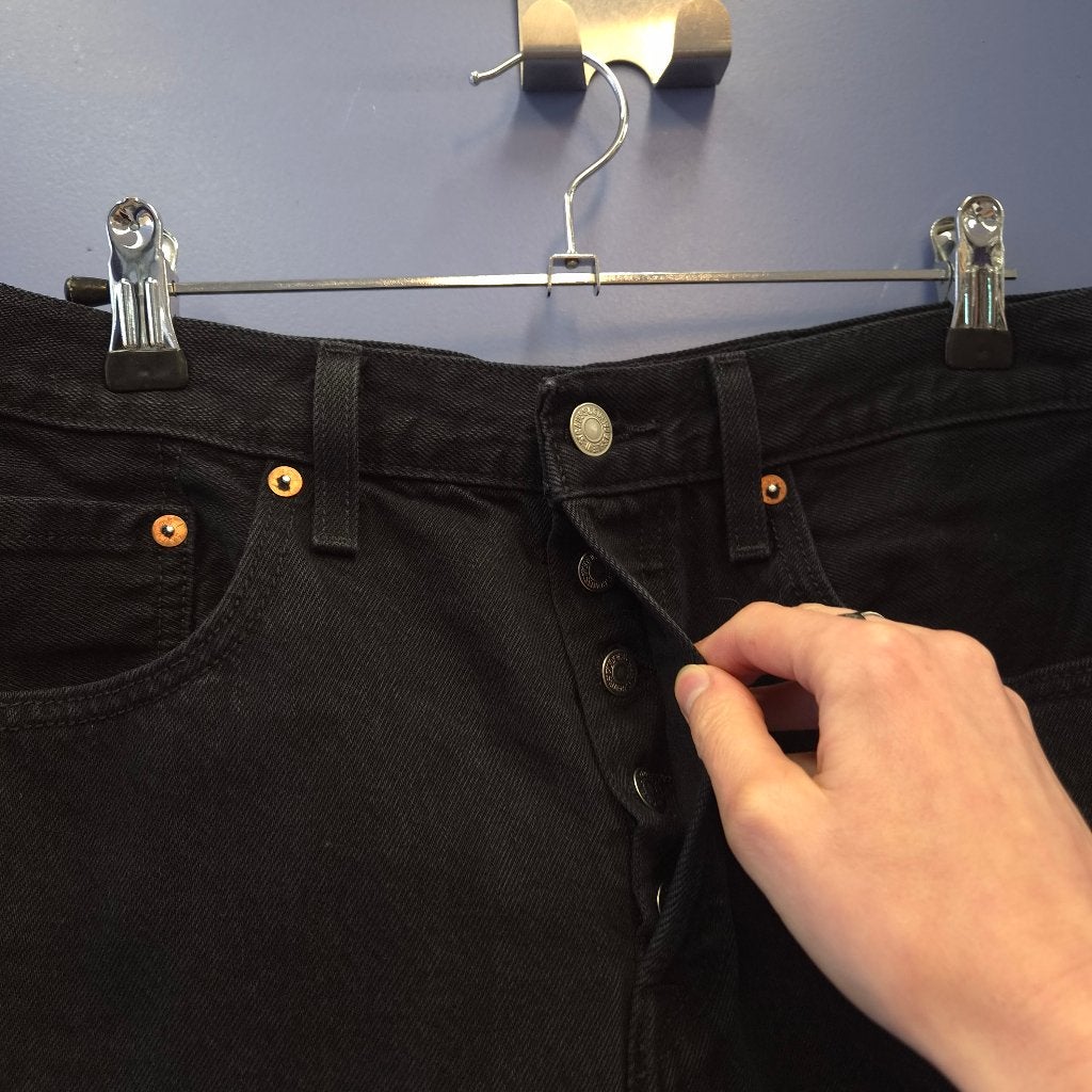 Levi’s Premium zwarte denim rok W29 – button fly nr 52210, Kleding | Dames, Levi Strauss & Co., 1155 Battery St, San Francisco, CA 94111, USA
