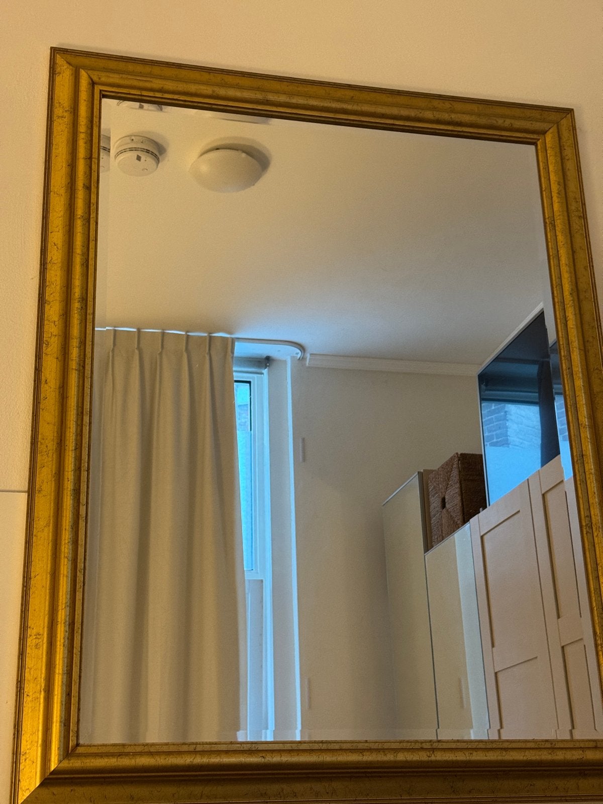 Grote spiegel met gouden lijst, Huis en Inrichting, Ophalen, 100 tot 150 cm, Zo goed als nieuw, 75 tot 100 cm