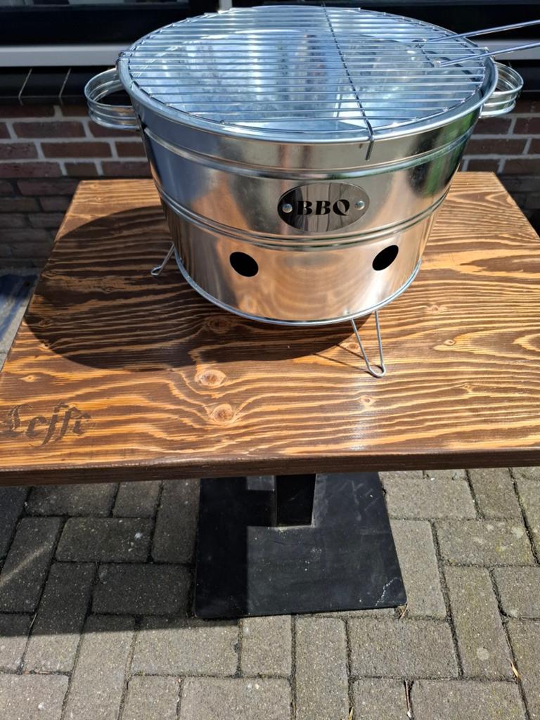 Gloednieuwe BBQ met binnenschaal - Tafel & Grond model, Ophalen, Nieuw, Onbekend