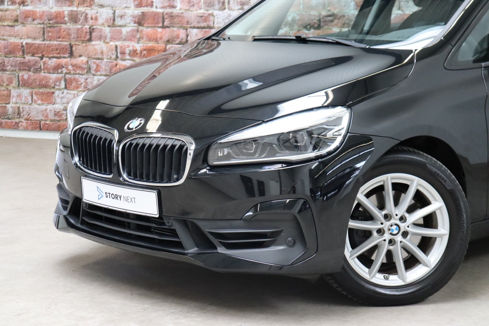 BMW 2 Serie Active Tourer 220i Executive Automaat / Navigati, 1998 cc, Gebruikt, Euro 6, Zwart