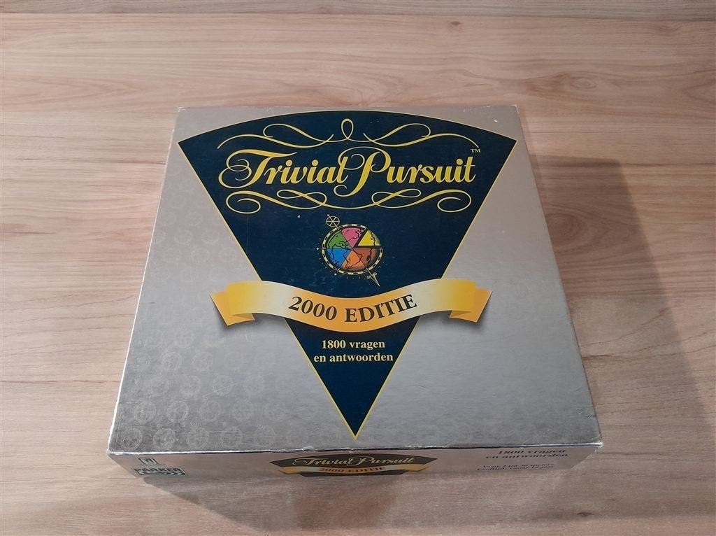 trivial pursuit - 2000 editie - triviant - s5483, Hobby en Vrije tijd, Gezelschapsspellen | Bordspellen, Verzenden, Zo goed als nieuw