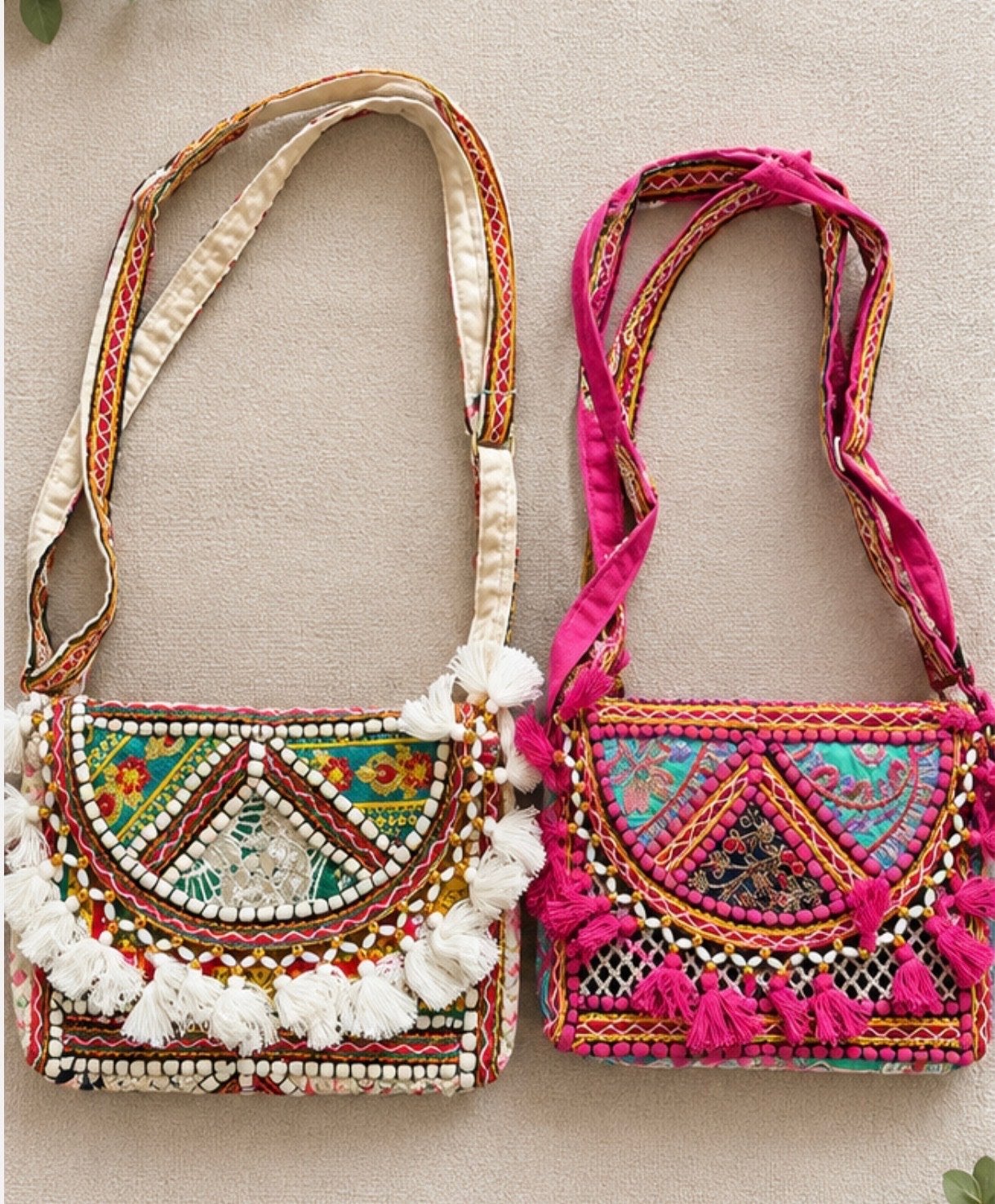Boho Hippie Schoudertasjes met Kwastjes - Set van 2, Ophalen of Verzenden, Zo goed als nieuw, Overige kleuren, Schoudertasje