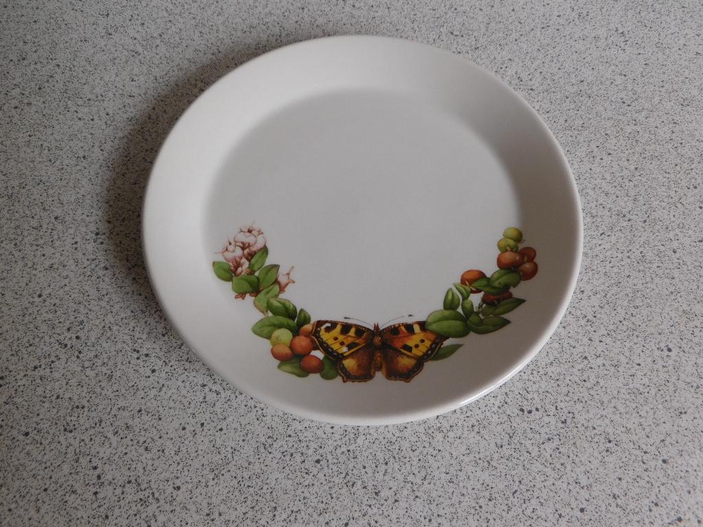 Bord 16,5 cm. Rode Bes Bosvruchten Wedgwood Marjolein Bastin, Huis en Inrichting, Keuken | Servies, Ophalen of Verzenden, Zo goed als nieuw