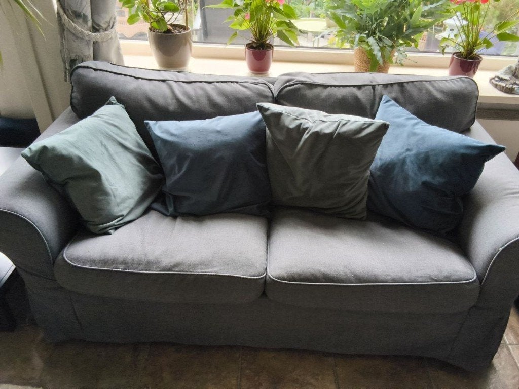 Comfortabele grijze tweepersoonsbank, Ophalen, Hout, Gebruikt, 150 tot 200 cm