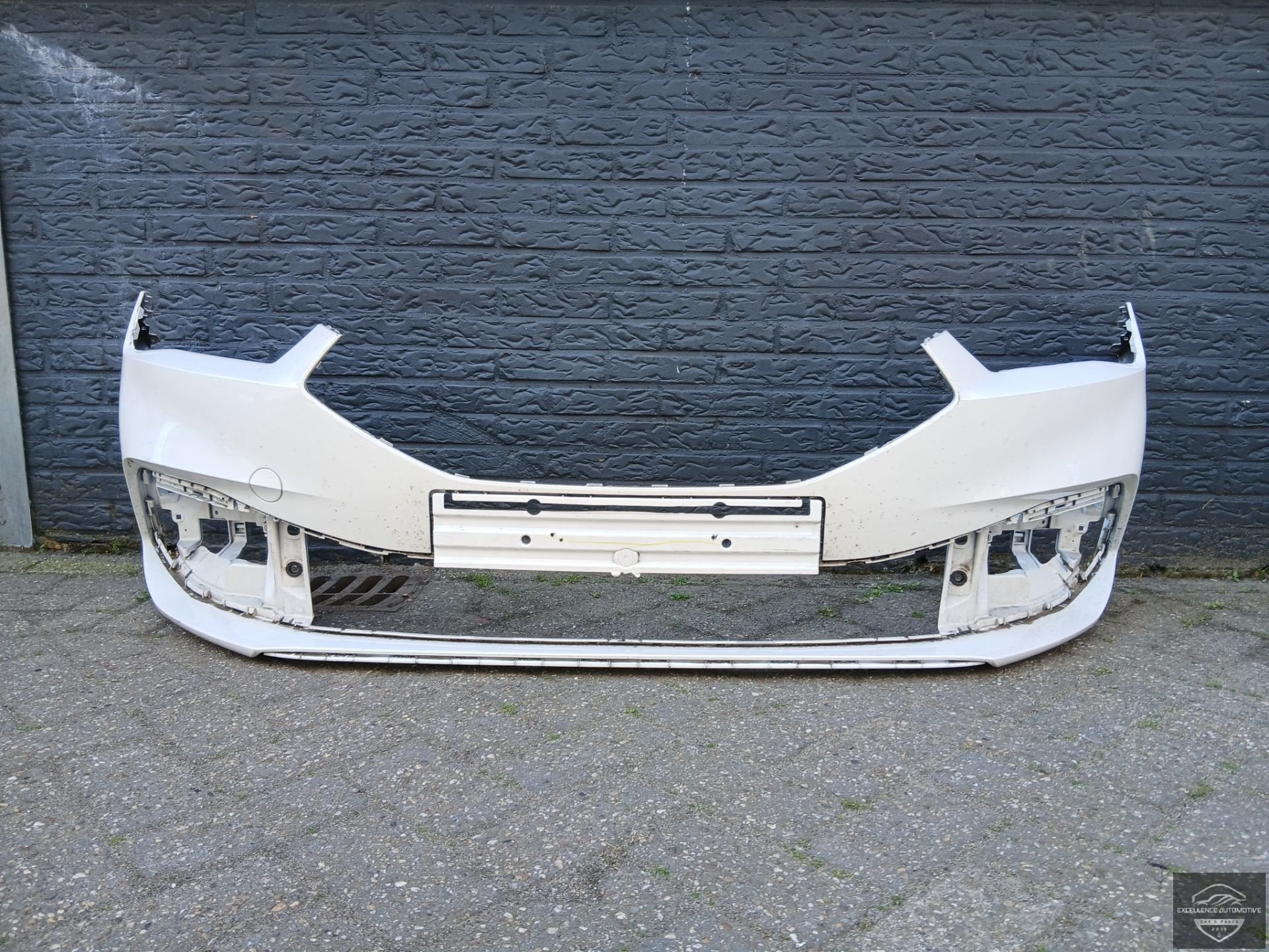 Seat Leon 5FA 2020-2024 Voorbumper Bumper Origineel!, Gebruikt, Autovia A-2, Km 585 585
08760  Martorell, ES, Ophalen of Verzenden